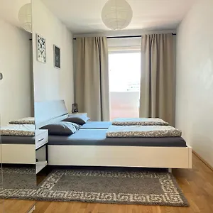 Apartment 2 Bedroom Next To Metro U1 And Pr Garage, Wien